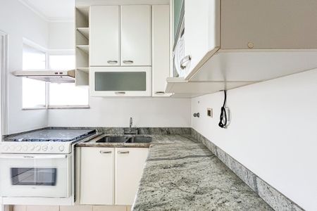 Apartamento à venda com 125m², 3 quartos e 2 vagas Apartamento à venda com 125m², 3 quartos e 2 vagasCozinha