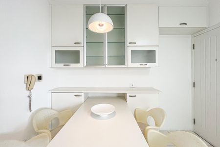 Apartamento à venda com 125m², 3 quartos e 2 vagas Apartamento à venda com 125m², 3 quartos e 2 vagasCozinha