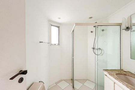 Apartamento à venda com 125m², 3 quartos e 2 vagas Apartamento à venda com 125m², 3 quartos e 2 vagasBanheiro Social