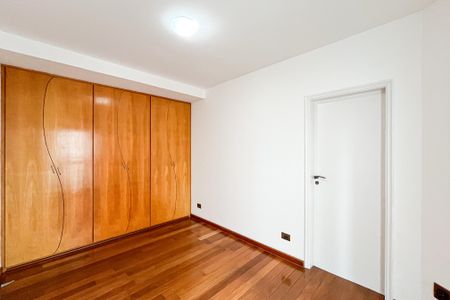 Apartamento à venda com 125m², 3 quartos e 2 vagas Apartamento à venda com 125m², 3 quartos e 2 vagasQuarto Suíte