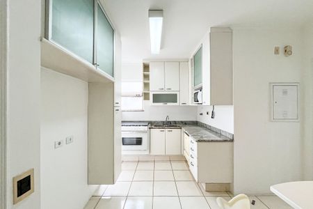 Apartamento à venda com 125m², 3 quartos e 2 vagas Apartamento à venda com 125m², 3 quartos e 2 vagasCozinha