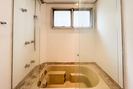 Apartamento à venda com 125m², 3 quartos e 2 vagas Apartamento à venda com 125m², 3 quartos e 2 vagasBanheiro da Suíte