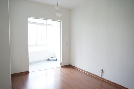 Apartamento para alugar com 62m², 2 quartos e 1 vagaSala