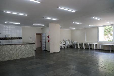 Apartamento para alugar com 62m², 2 quartos e 1 vagaÁrea comum - Salão de festas