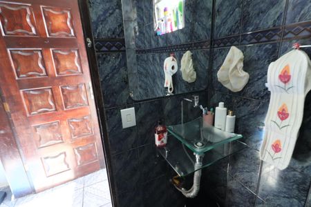 Casa à venda com 220m², 5 quartos e 5 vagasBanheiro 1