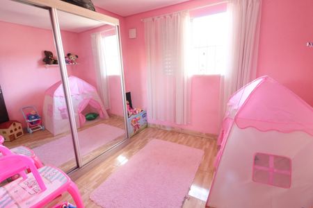 Casa à venda com 220m², 5 quartos e 5 vagasQuarto 4