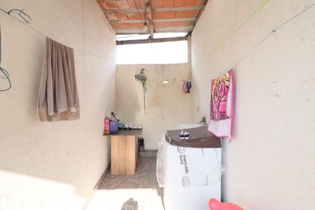 Casa à venda com 220m², 5 quartos e 5 vagasCozinha e Área de Serviço 2