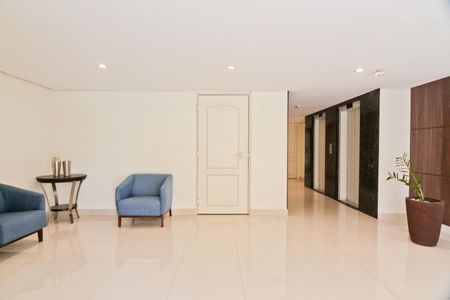 Apartamento à venda com 80m², 3 quartos e 2 vagas Apartamento à venda com 80m², 3 quartos e 2 vagasHall