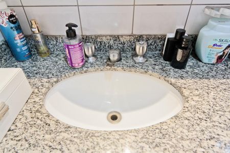 Apartamento à venda com 80m², 3 quartos e 2 vagas Apartamento à venda com 80m², 3 quartos e 2 vagasBanheiro da Suíte