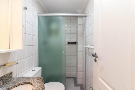 Apartamento à venda com 80m², 3 quartos e 2 vagasBanheiro social