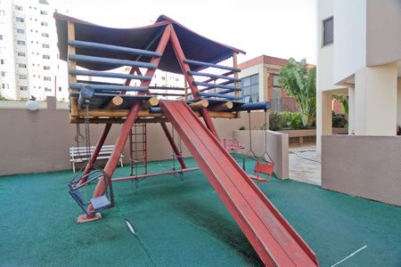 Apartamento à venda com 80m², 3 quartos e 2 vagas Apartamento à venda com 80m², 3 quartos e 2 vagasÁrea comum - Playground