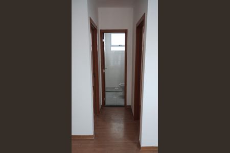 Banheiro de apartamento para alugar com 2 quartos, 41m² em Vila Perracini, Poá