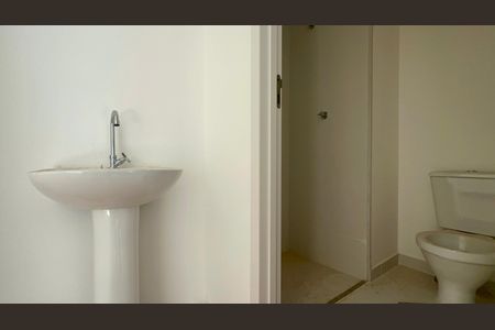 Banheiro de kitnet/studio para alugar com 1 quarto, 35m² em Pinheiros, São Paulo