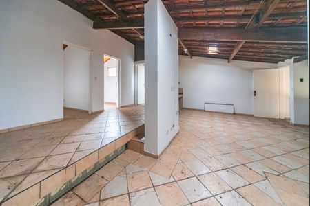 Casa à venda com 243m², 5 quartos e 4 vagasSotão 