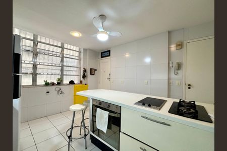 Apartamento à venda com 150m², 3 quartos e sem vagaCozinha