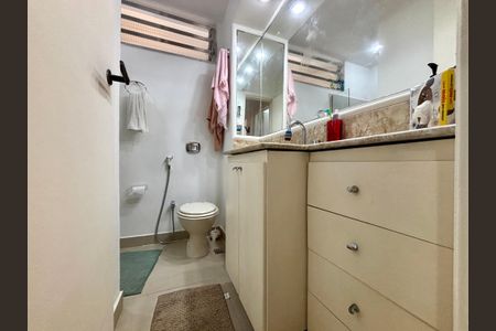Apartamento à venda com 150m², 3 quartos e sem vagaBanheiro social