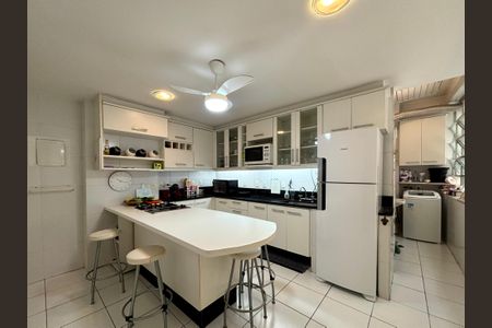 Apartamento à venda com 150m², 3 quartos e sem vagaCozinha