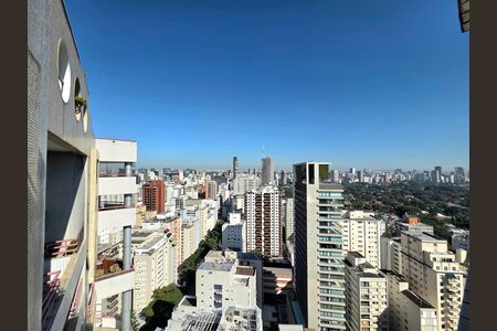 Apartamento à venda com 260m², 3 quartos e 4 vagas Apartamento à venda com 260m², 3 quartos e 4 vagasVista da varanda da sala