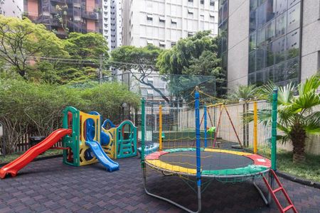 Apartamento à venda com 260m², 3 quartos e 4 vagas Apartamento à venda com 260m², 3 quartos e 4 vagasÁrea comum - Playground