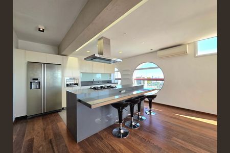 Cozinha de apartamento à venda com 3 quartos, 260m² em Itaim Bibi, São Paulo