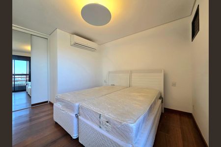 Apartamento à venda com 260m², 3 quartos e 4 vagas Apartamento à venda com 260m², 3 quartos e 4 vagasSuíte 2