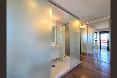 Apartamento à venda com 260m², 3 quartos e 4 vagas Apartamento à venda com 260m², 3 quartos e 4 vagasSuíte 2