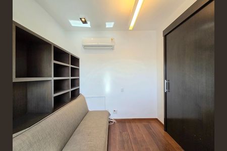 Apartamento à venda com 260m², 3 quartos e 4 vagas Apartamento à venda com 260m², 3 quartos e 4 vagasEscritório