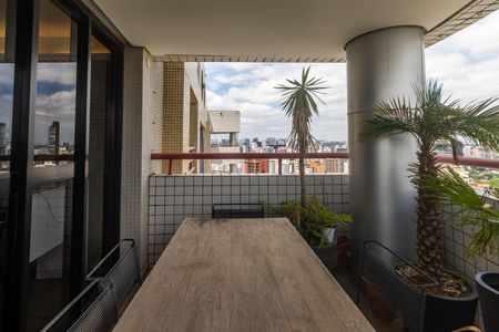 Apartamento à venda com 260m², 4 quartos e 4 vagasVaranda da Sala