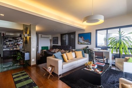 Apartamento à venda com 260m², 4 quartos e 4 vagasSala