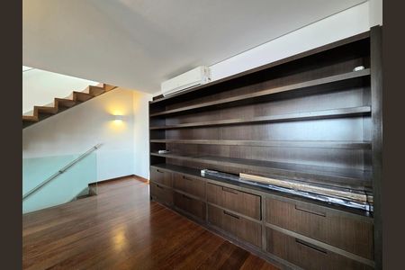 Apartamento à venda com 260m², 3 quartos e 4 vagas Apartamento à venda com 260m², 3 quartos e 4 vagasSala