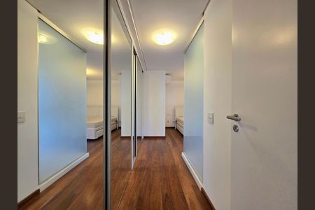 Apartamento à venda com 260m², 3 quartos e 4 vagas Apartamento à venda com 260m², 3 quartos e 4 vagasSuíte 2