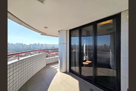 Apartamento à venda com 260m², 3 quartos e 4 vagas Apartamento à venda com 260m², 3 quartos e 4 vagasVaranda da Suíte 1