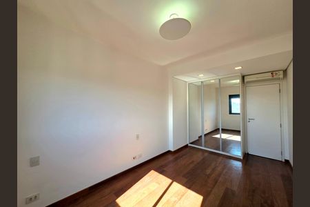 Apartamento à venda com 260m², 3 quartos e 4 vagas Apartamento à venda com 260m², 3 quartos e 4 vagasQuarto