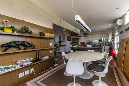 Apartamento à venda com 260m², 4 quartos e 4 vagasCopa