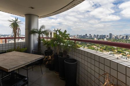 Apartamento à venda com 260m², 4 quartos e 4 vagasVaranda da Sala