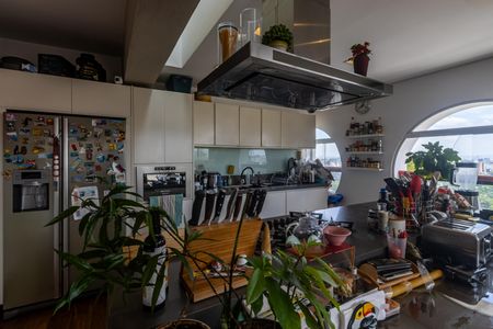 Apartamento à venda com 260m², 4 quartos e 4 vagasCozinha