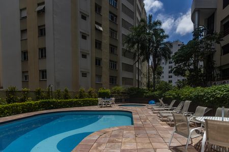 Apartamento à venda com 260m², 4 quartos e 4 vagasÁrea comum - Piscina