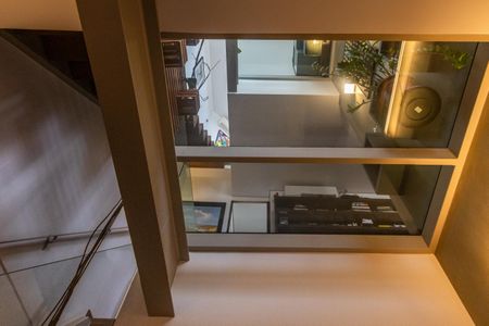 Apartamento à venda com 260m², 4 quartos e 4 vagasEscada