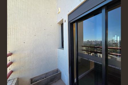 Apartamento à venda com 260m², 3 quartos e 4 vagas Apartamento à venda com 260m², 3 quartos e 4 vagasVaranda da Suíte 2