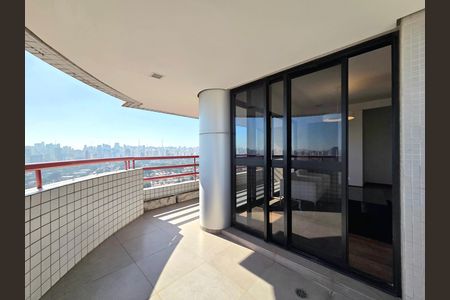 Apartamento à venda com 260m², 3 quartos e 4 vagas Apartamento à venda com 260m², 3 quartos e 4 vagasVaranda da Sala