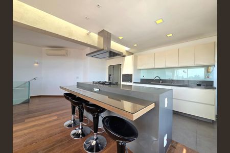 Apartamento à venda com 260m², 3 quartos e 4 vagas Apartamento à venda com 260m², 3 quartos e 4 vagasCozinha