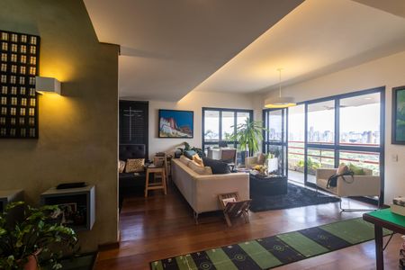 Apartamento à venda com 260m², 4 quartos e 4 vagasSala