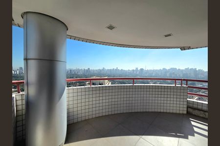 Apartamento à venda com 260m², 3 quartos e 4 vagas Apartamento à venda com 260m², 3 quartos e 4 vagasVaranda da Sala