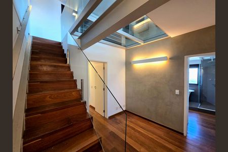 Apartamento à venda com 260m², 3 quartos e 4 vagas Apartamento à venda com 260m², 3 quartos e 4 vagasCorredor