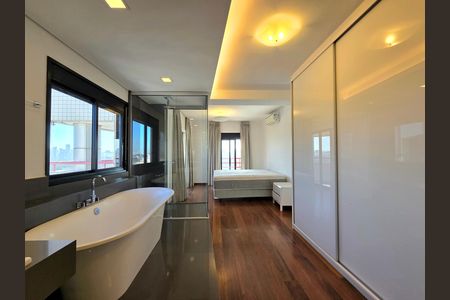 Apartamento à venda com 260m², 3 quartos e 4 vagas Apartamento à venda com 260m², 3 quartos e 4 vagasBanheiro da suíte 1