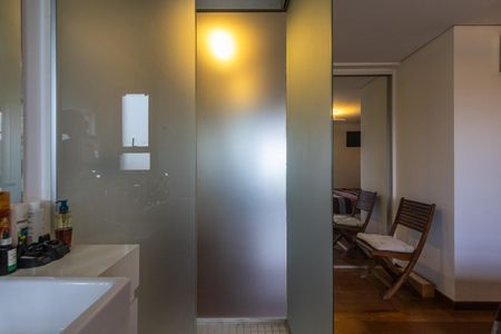Apartamento à venda com 260m², 4 quartos e 4 vagasSuíte 2