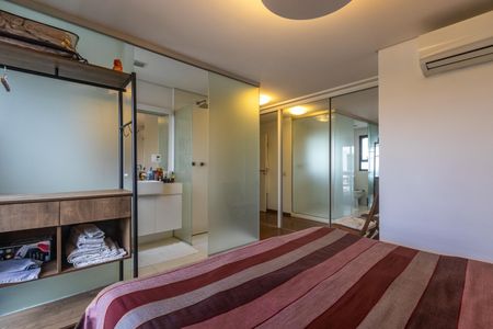 Apartamento à venda com 260m², 4 quartos e 4 vagasSuíte 2