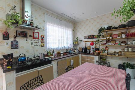 Casa para alugar com 500m², 6 quartos e 10 vagas Casa para alugar com 500m², 6 quartos e 10 vagasCozinha