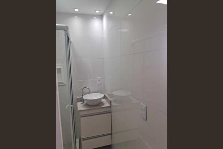 Apartamento para alugar com 55m², 2 quartos e sem vagaBanheiro