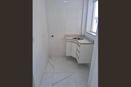 Cozinha de apartamento para alugar com 2 quartos, 55m² em Pilares, Rio de Janeiro